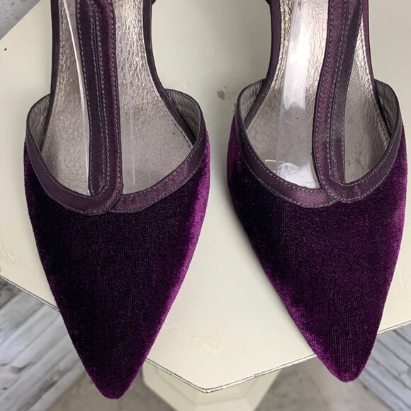 Adrianna Papell Purple Velvet Pointy Toe T-Strap Evening Pumps - Picture 5 of 11